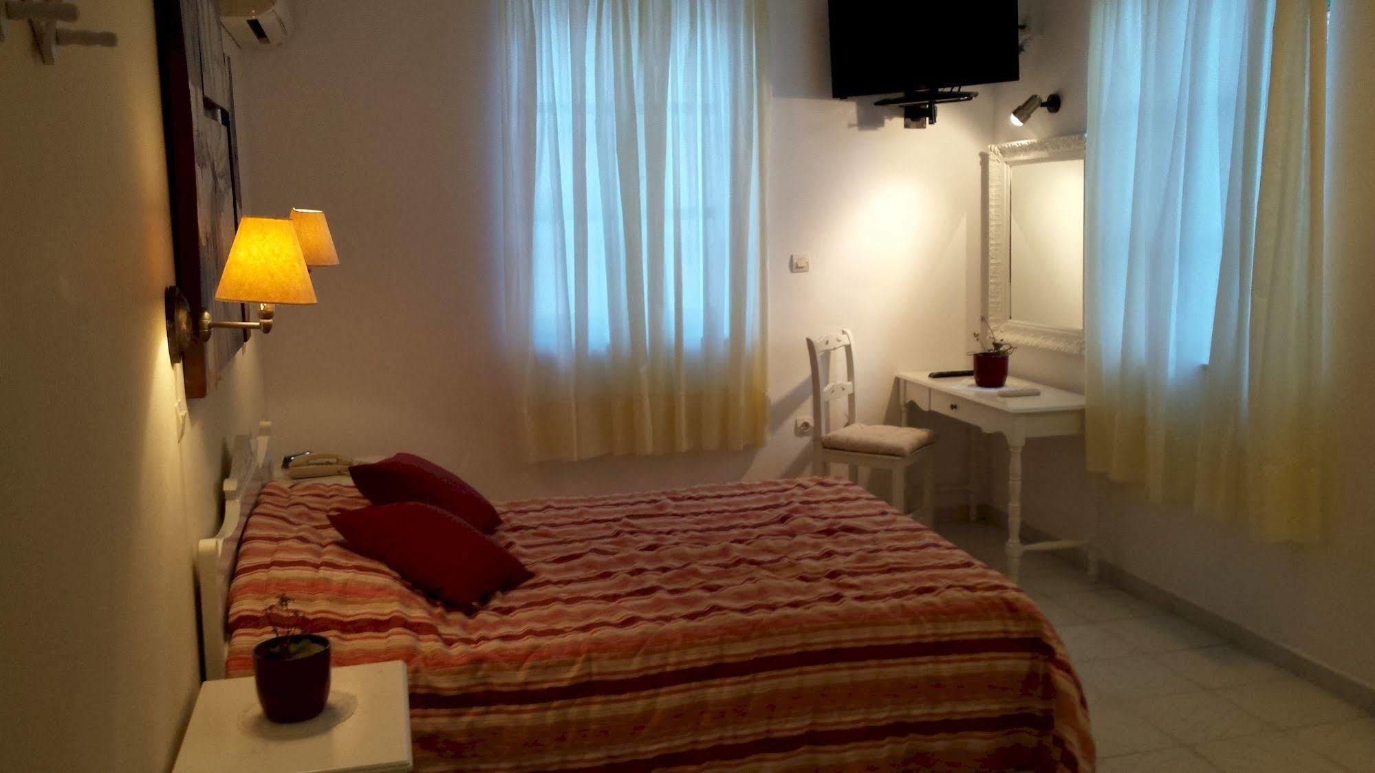 Ippokampos Hotel Хидра Екстериор снимка