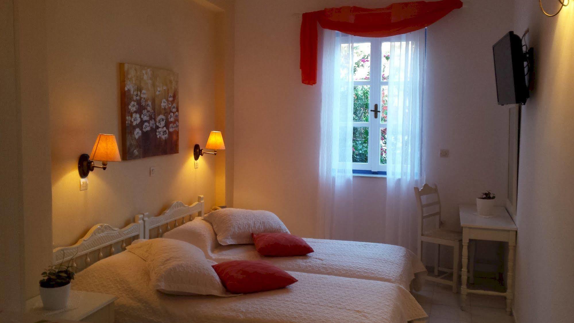 Ippokampos Hotel Хидра Екстериор снимка